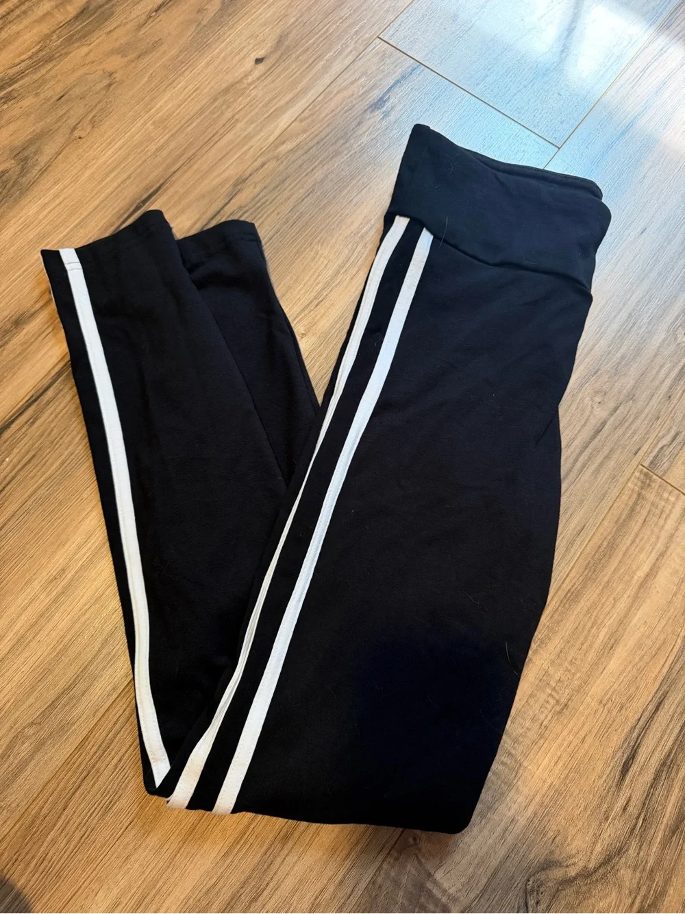 No Boundaries Black Leggings with White Side Stripes - Picture 1 of 4